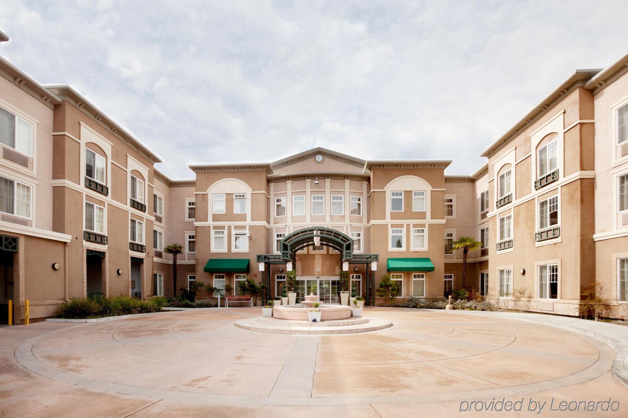 Holiday Inn Express Windsor Sonoma Wine Country, An Ihg Hotel Exterior photo